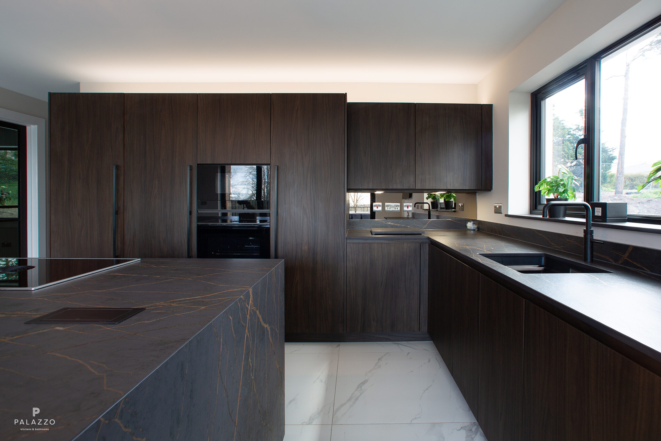 Image 2: An Elegant Modern Glasgow German Kitchen