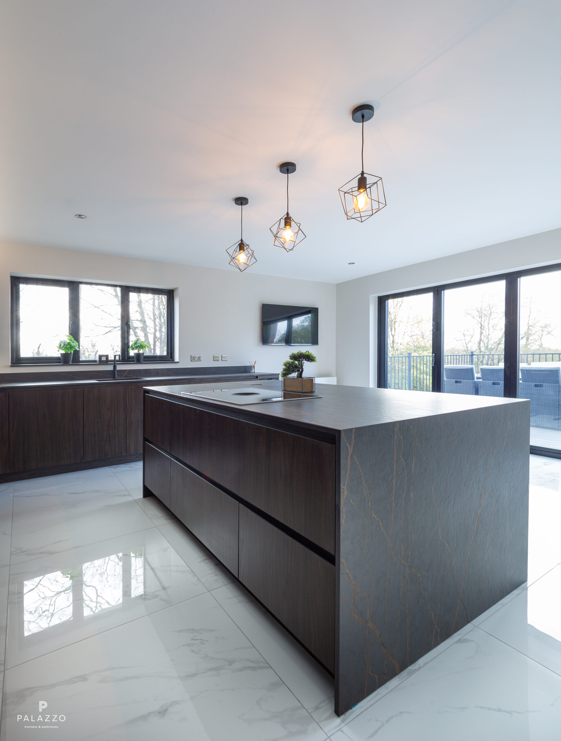 Image 5: An Elegant Modern Glasgow German Kitchen