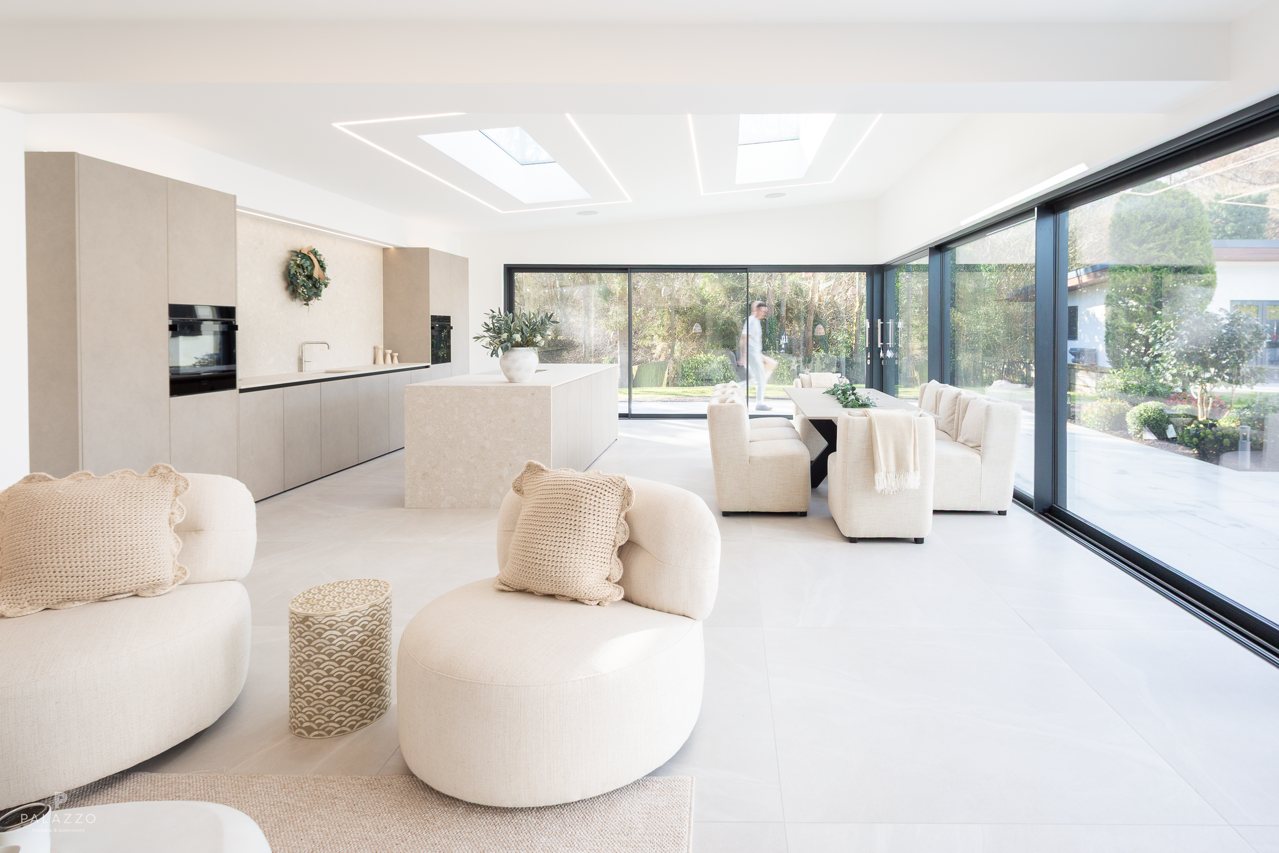 Image : Zero Plinth Ultra Modern Kitchen Design in Glasgow